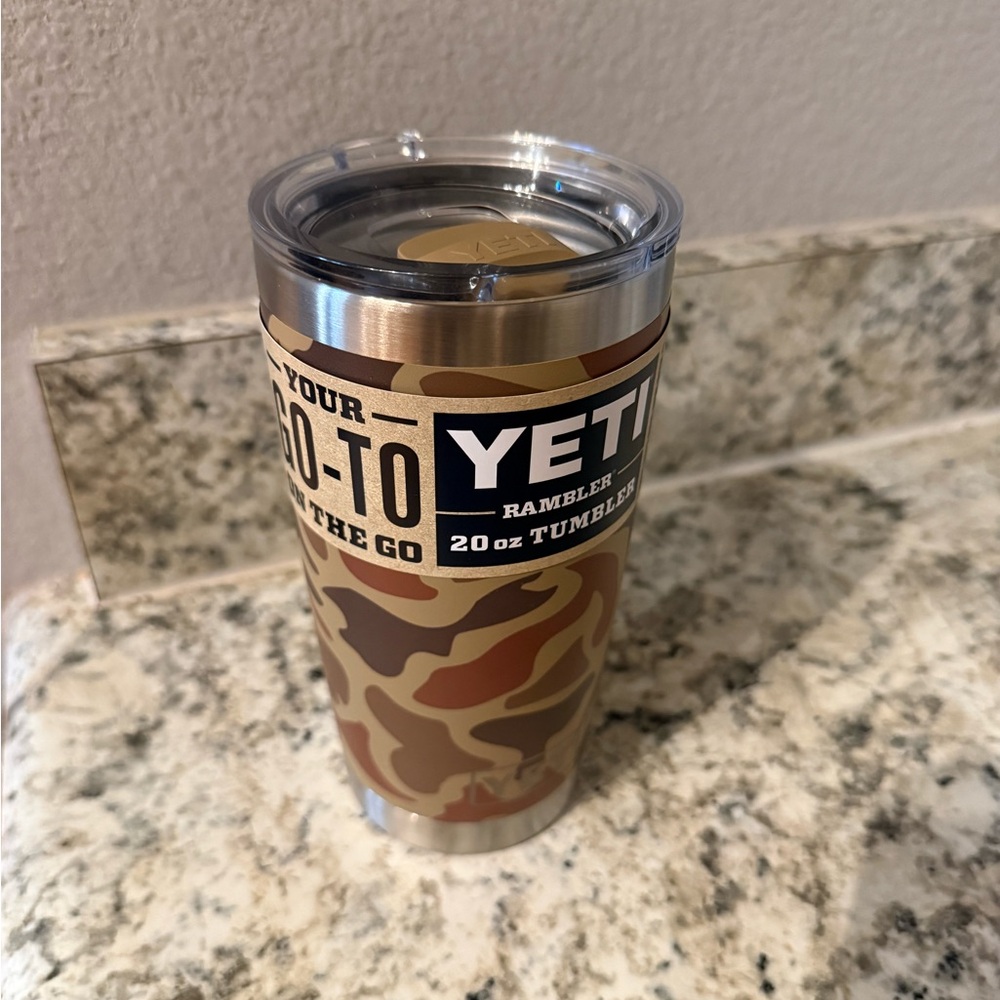 YETI Rambler 20 oz Wetlands Camo